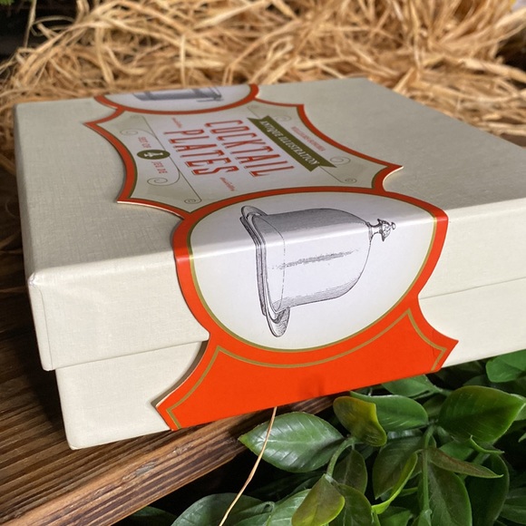 Williams Sonoma Adorable Antique Illustration Cocktail Plates - Set of Four - Picture 6 of 17